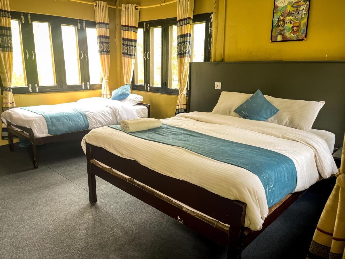Hotel Tharu Garden And Beer Bar Chitwan Exteriér fotografie