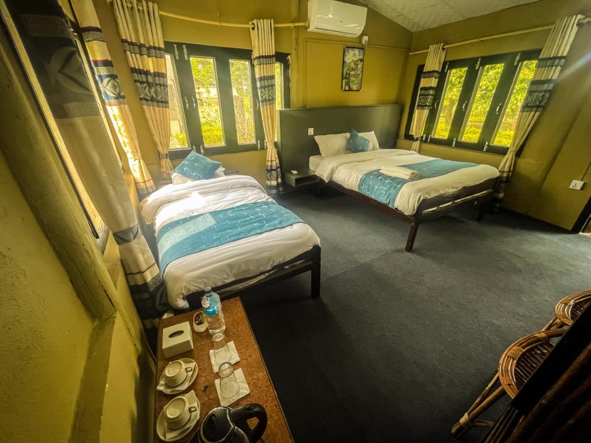 Hotel Tharu Garden And Beer Bar Chitwan Exteriér fotografie