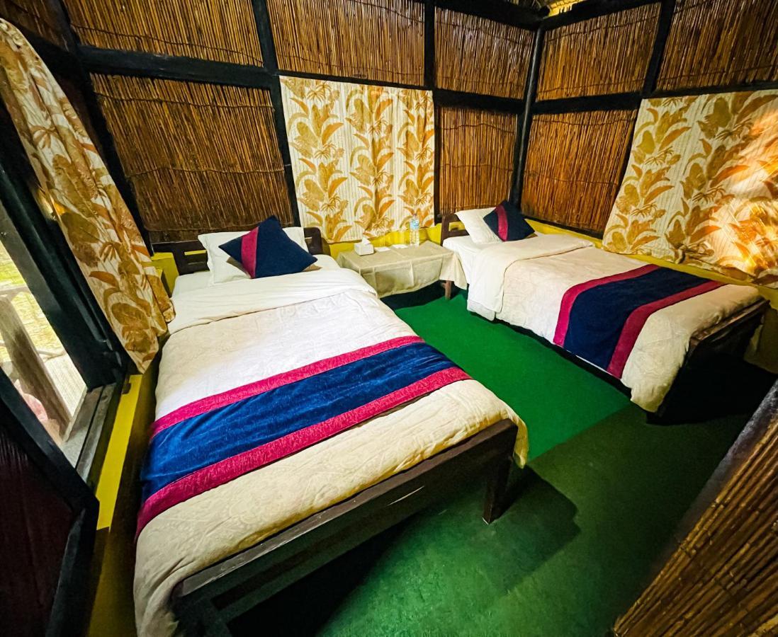 Hotel Tharu Garden And Beer Bar Chitwan Exteriér fotografie