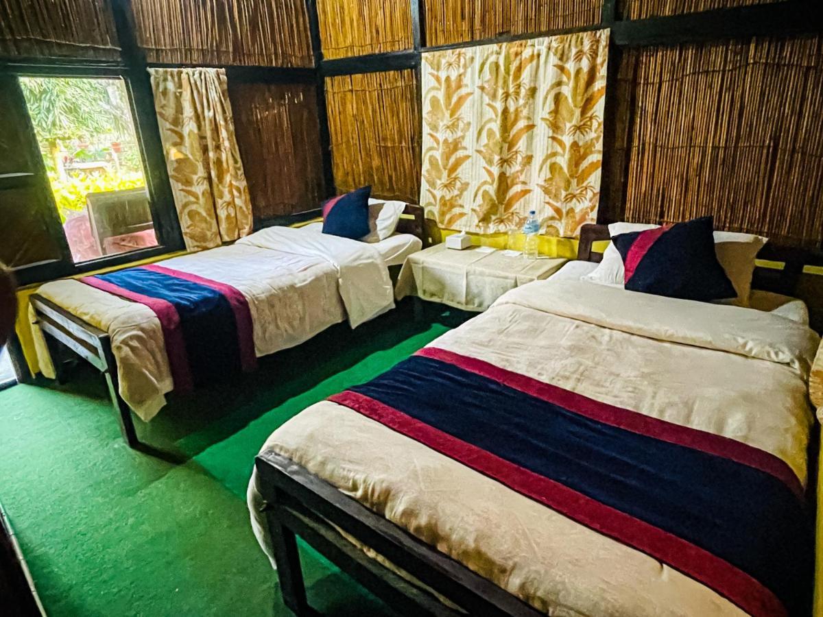 Hotel Tharu Garden And Beer Bar Chitwan Exteriér fotografie