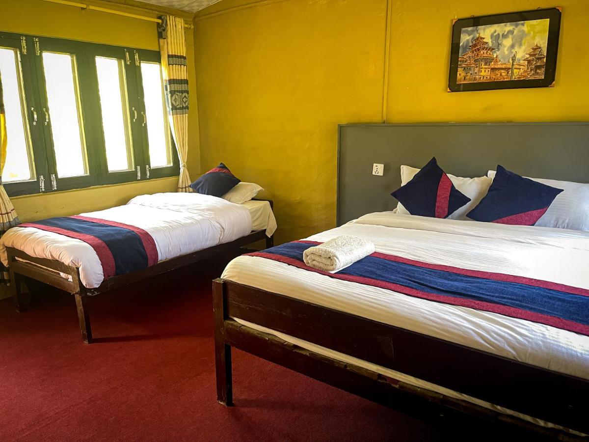 Hotel Tharu Garden And Beer Bar Chitwan Exteriér fotografie