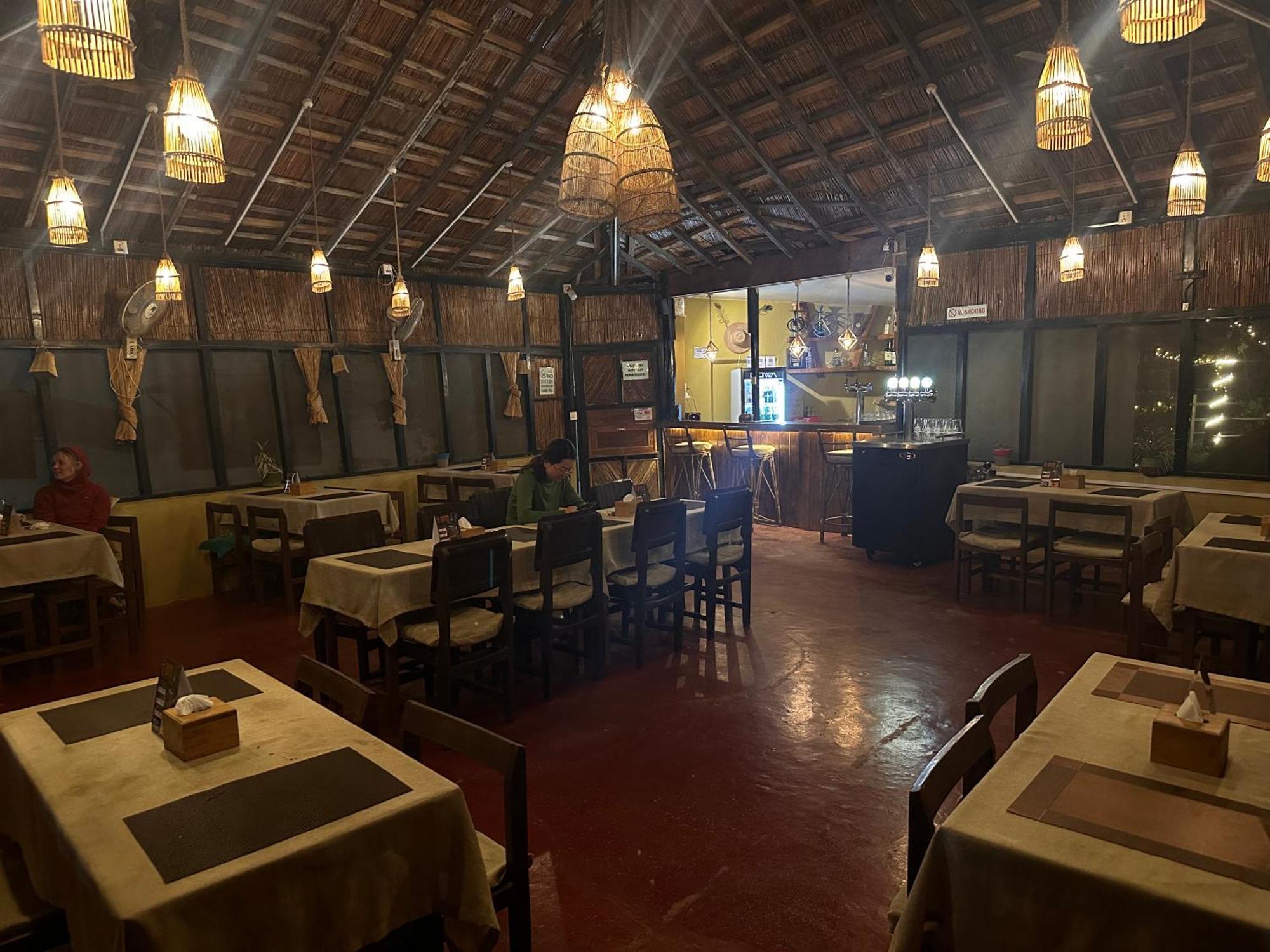 Hotel Tharu Garden And Beer Bar Chitwan Exteriér fotografie