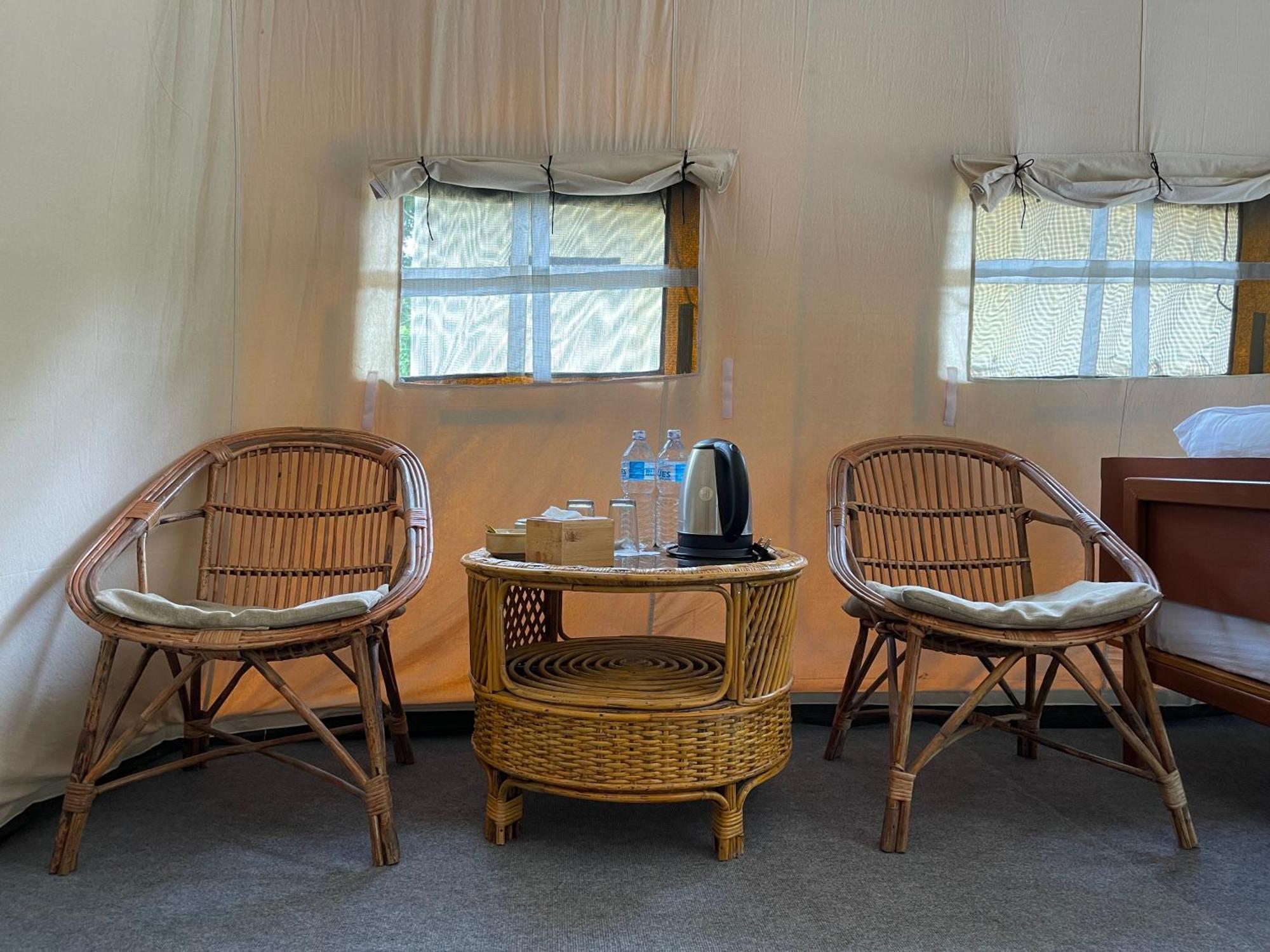 Hotel Tharu Garden And Beer Bar Chitwan Exteriér fotografie
